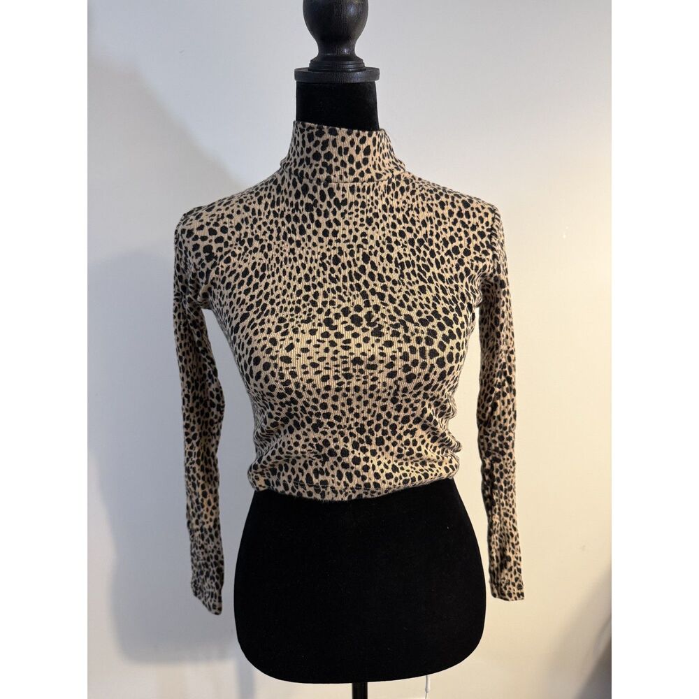 Brandy Melville Cheetah Print Ribbed Turtleneck Top — Long Sleeve, Fitted